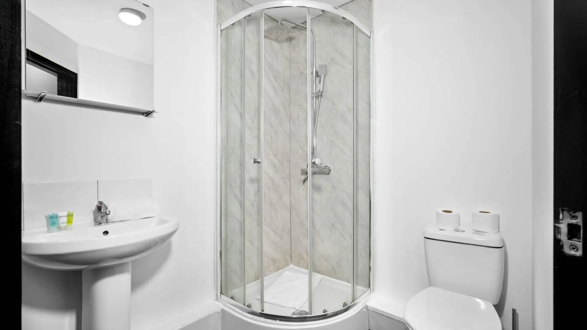 Holiday home 5 Bedrooms - 5 Bathrooms - Parking - Garden - 376 Birmingham