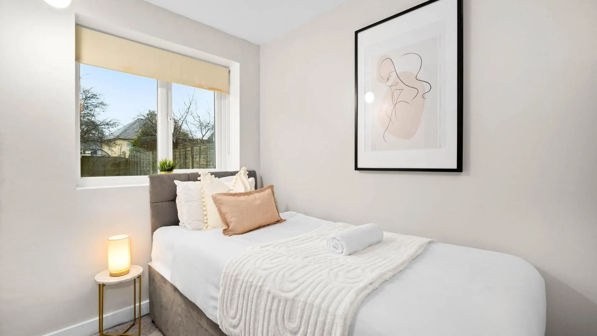 5 Bedrooms - 5 Bathrooms - Parking - Garden - 376 Birmingham Holiday home