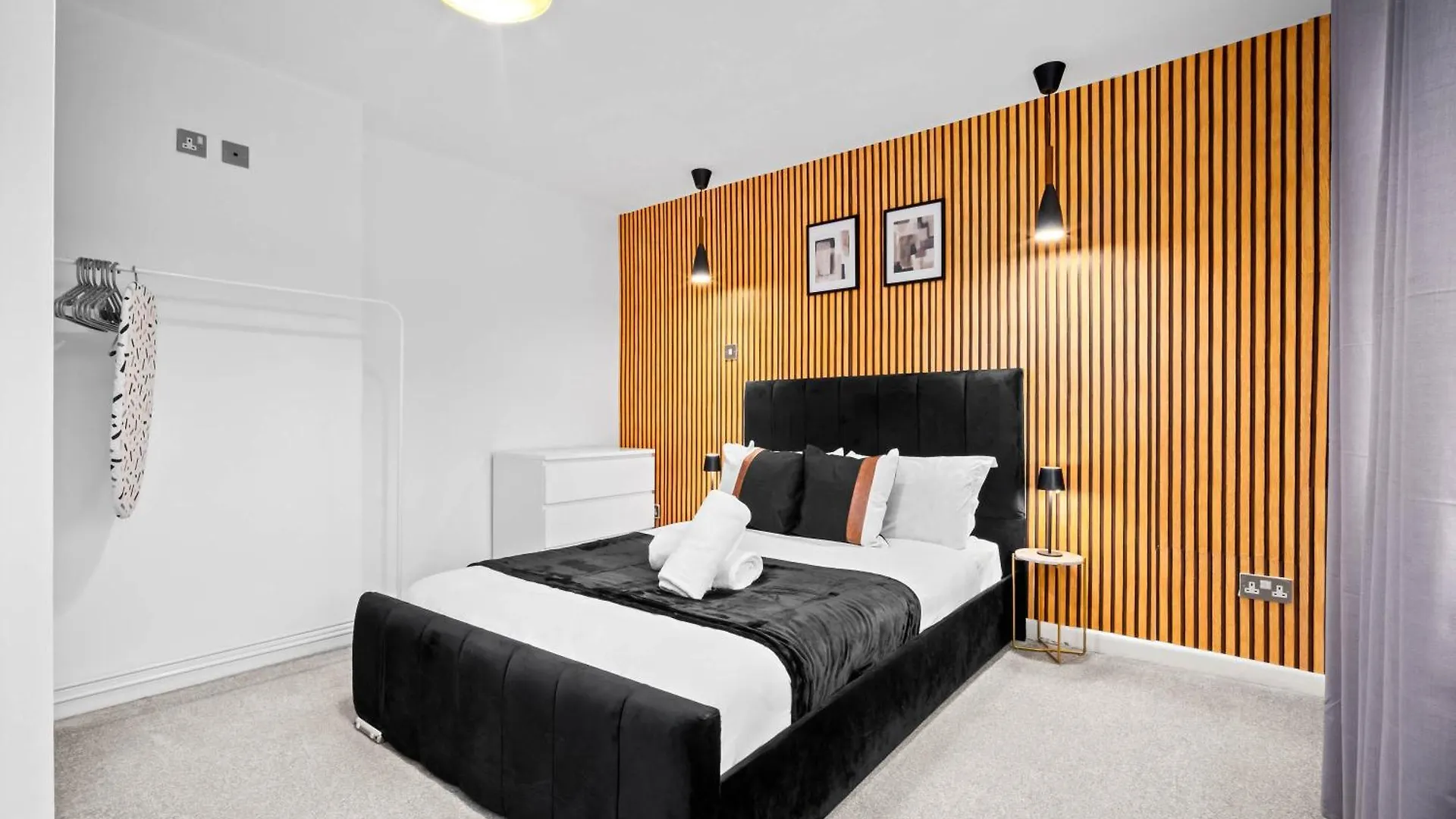 5 Bedrooms - 5 Bathrooms - Parking - Garden - 376 Birmingham United Kingdom