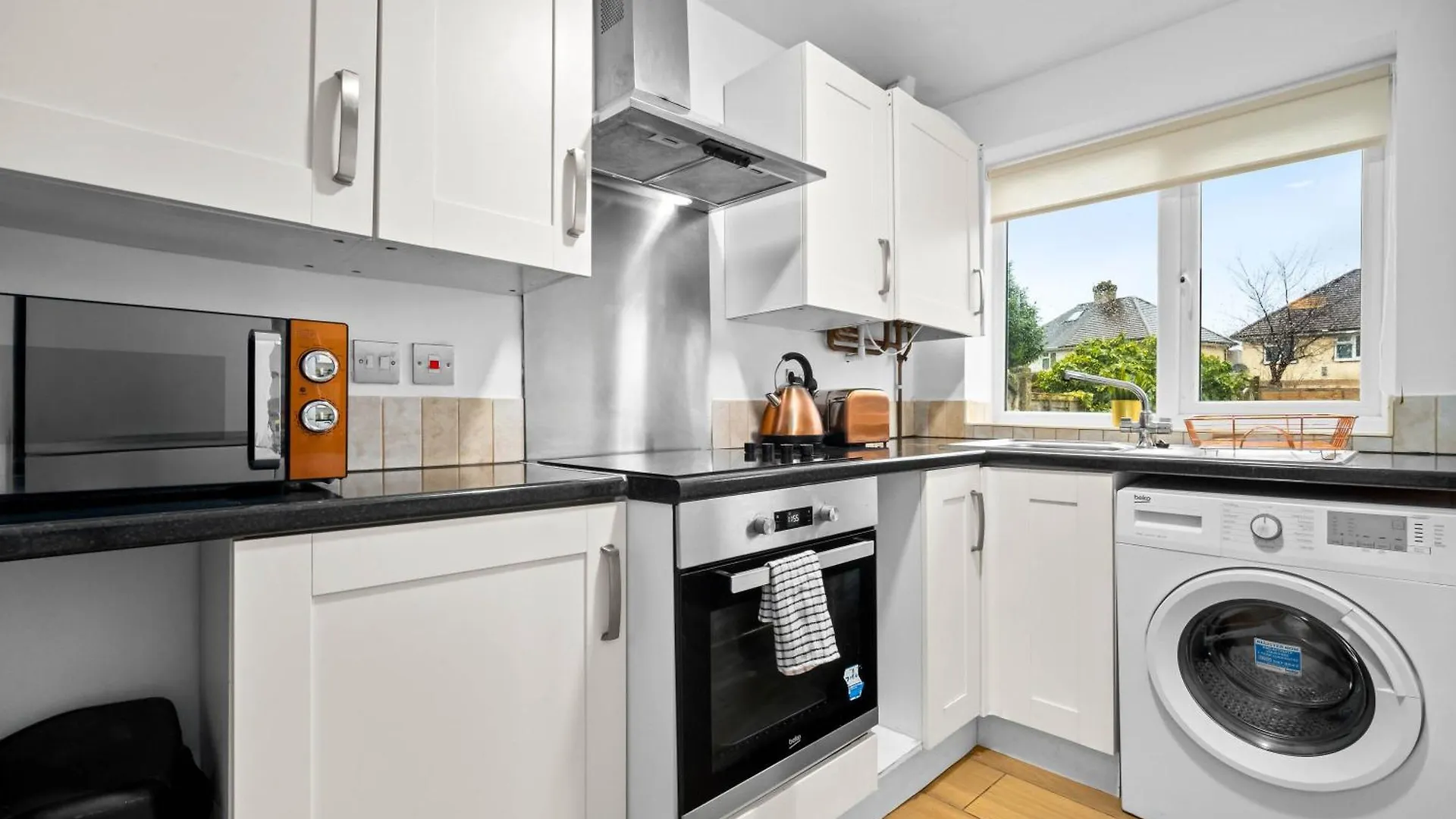 5 Bedrooms - 5 Bathrooms - Parking - Garden - 376 Birmingham