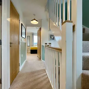  Holiday home Big Modern House - 15min To Nec - Sleeps 10