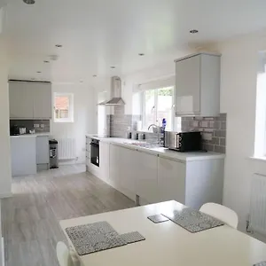 Holiday home Cosy Four Bed With En-suite Near To Nec Airport And The