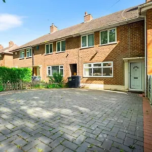  Holiday home Jlr, Nec, B'ham, Contractors